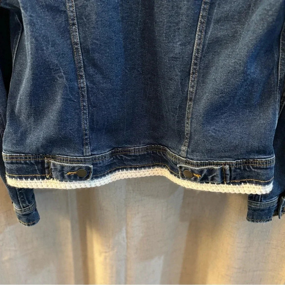 Universal Thread Freeborn Jean Jacket Size L. Customized Crocheted Trim. - Picture 3 of 8